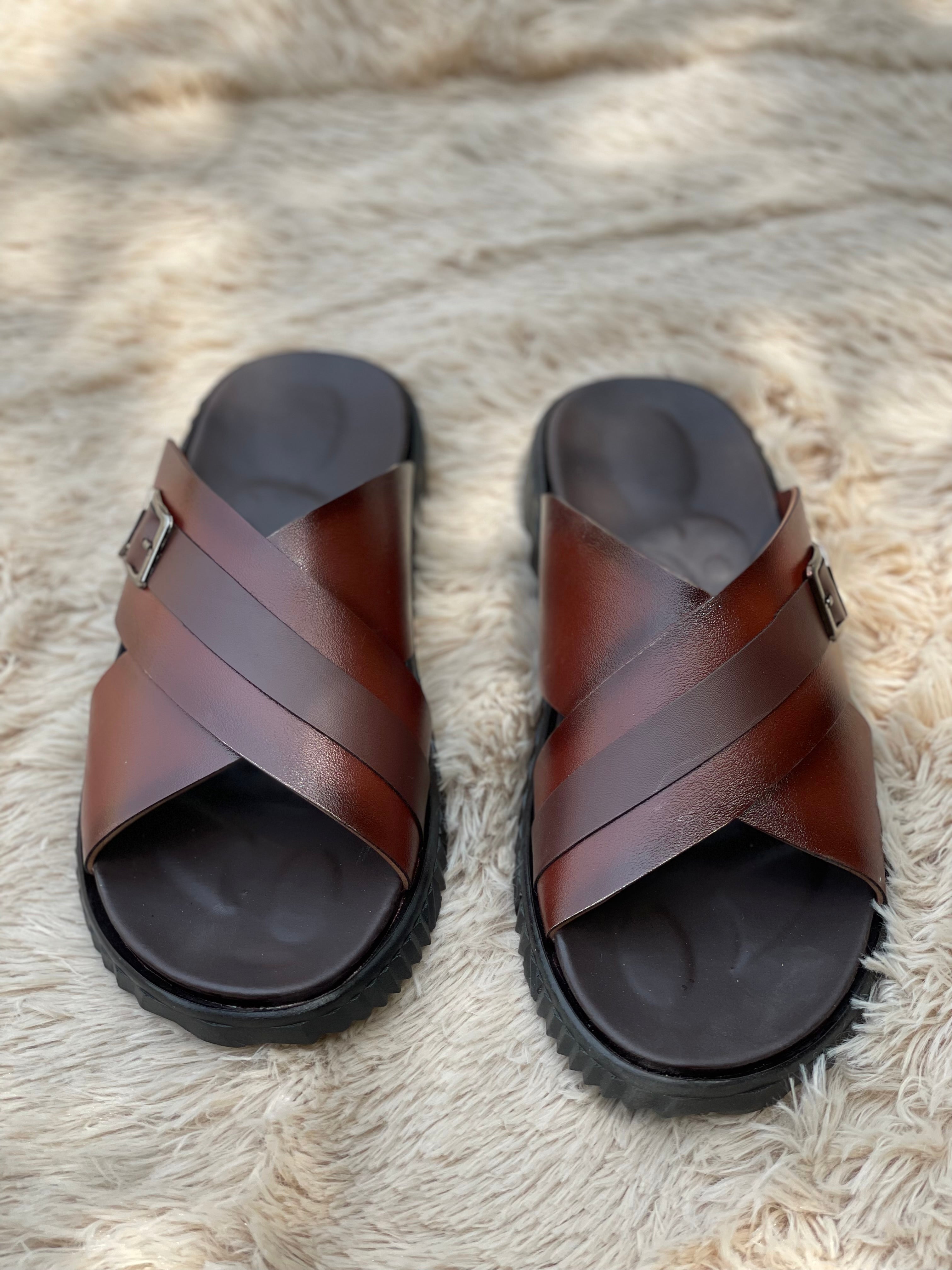 Side logo water proof slipper