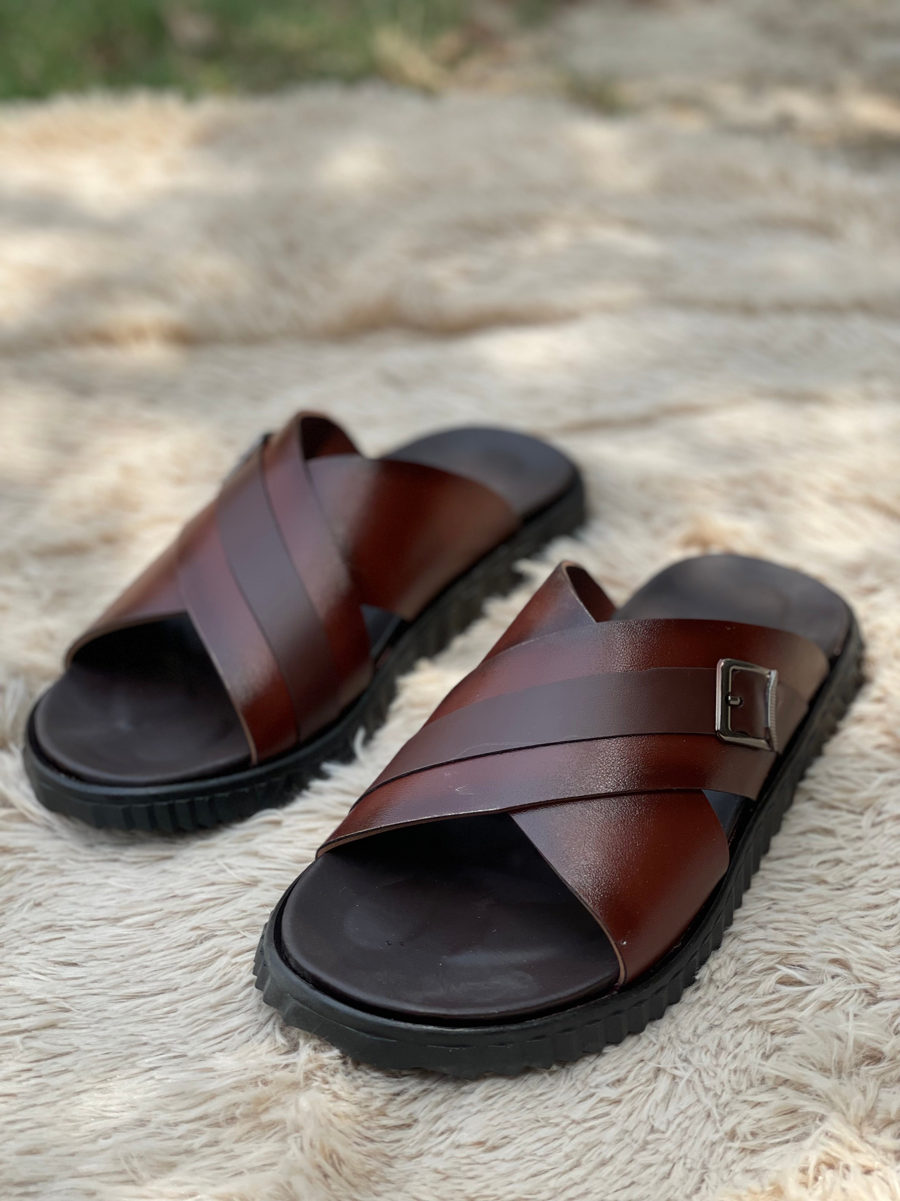 Side logo water proof slipper